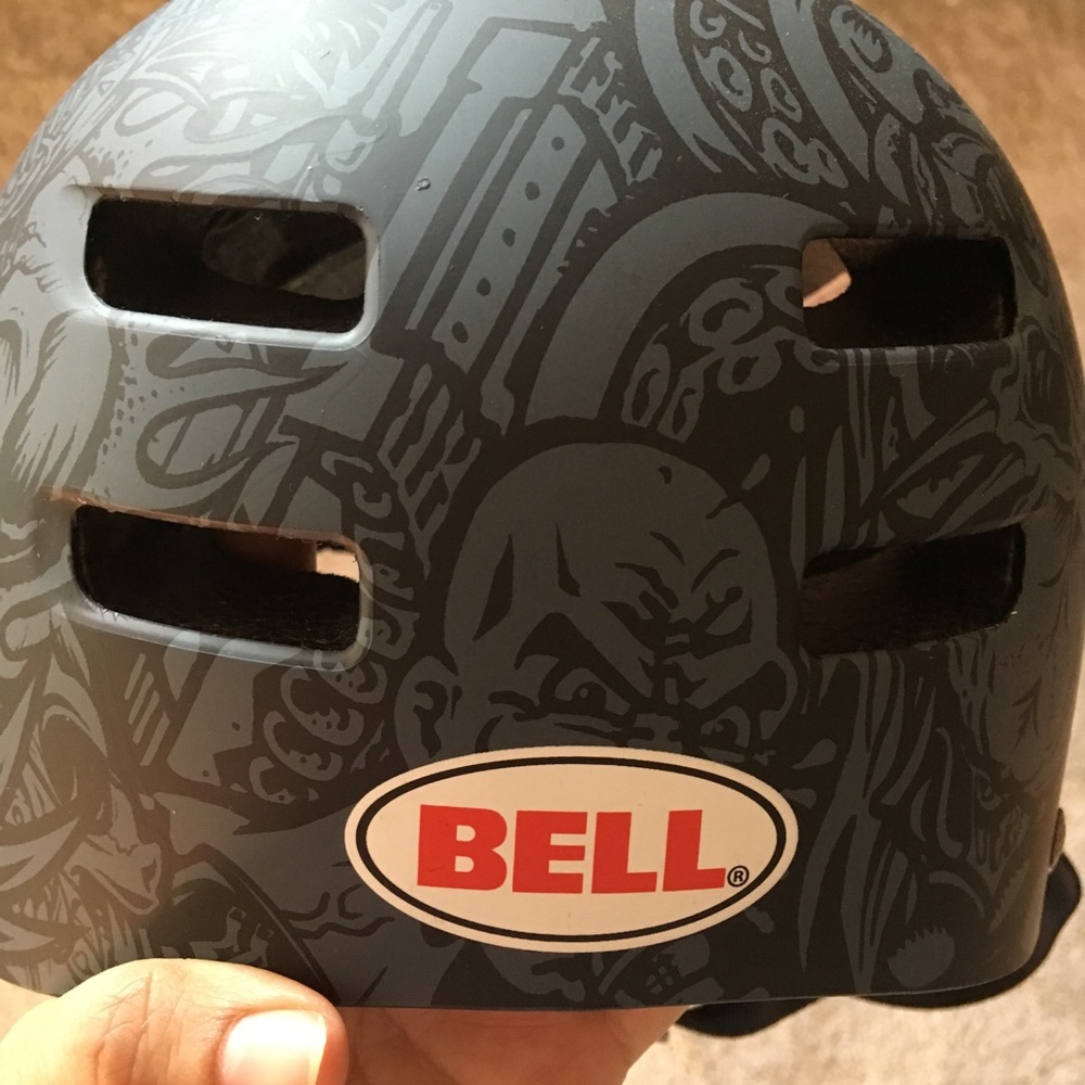 Bicycle Helmet NWOT Size medium 54-59cm